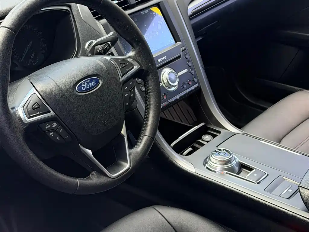 Ford Mondeo — фото 11