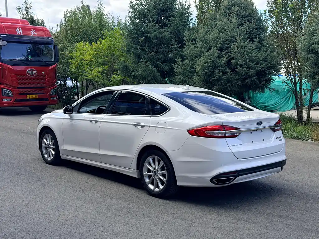 Ford Mondeo — фото 4