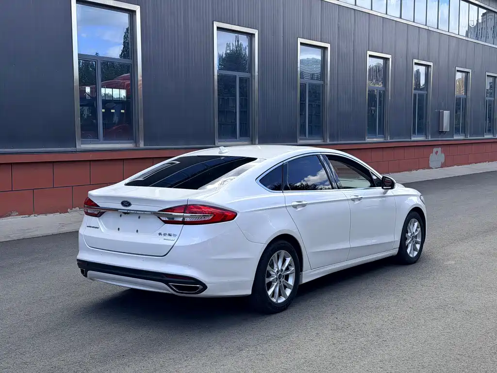 Ford Mondeo — фото 6