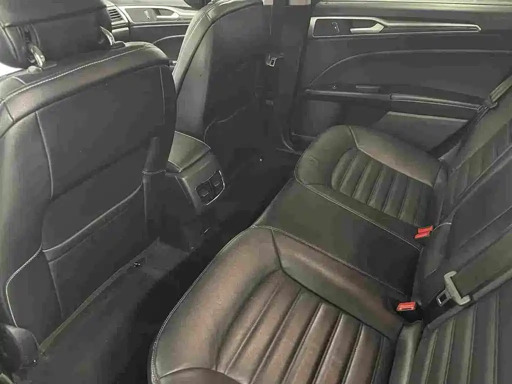Ford Mondeo — фото 14