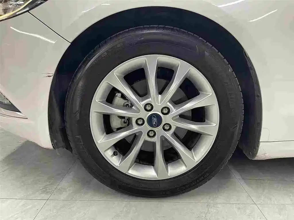 Ford Mondeo — фото 16