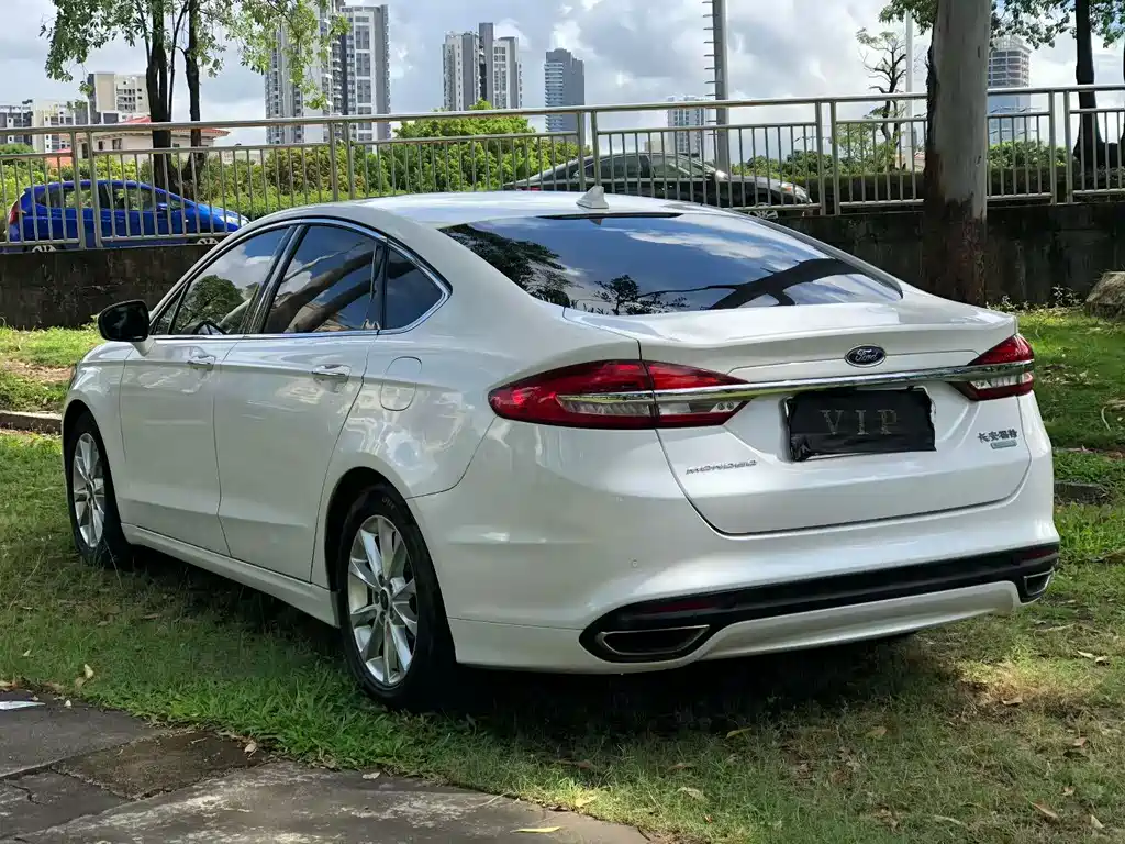 Ford Mondeo — фото 4