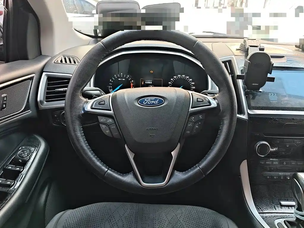 Ford Edge — фото 11