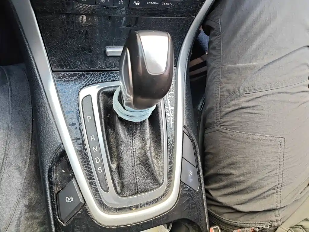 Ford Edge — фото 15