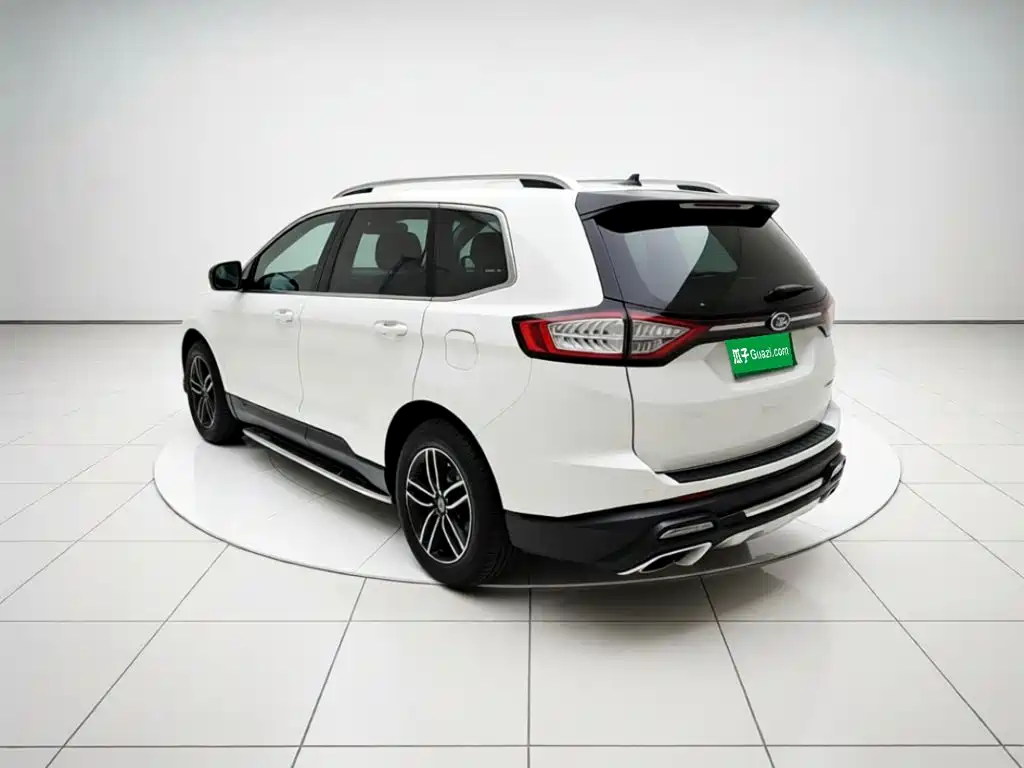 Ford Edge — фото 4