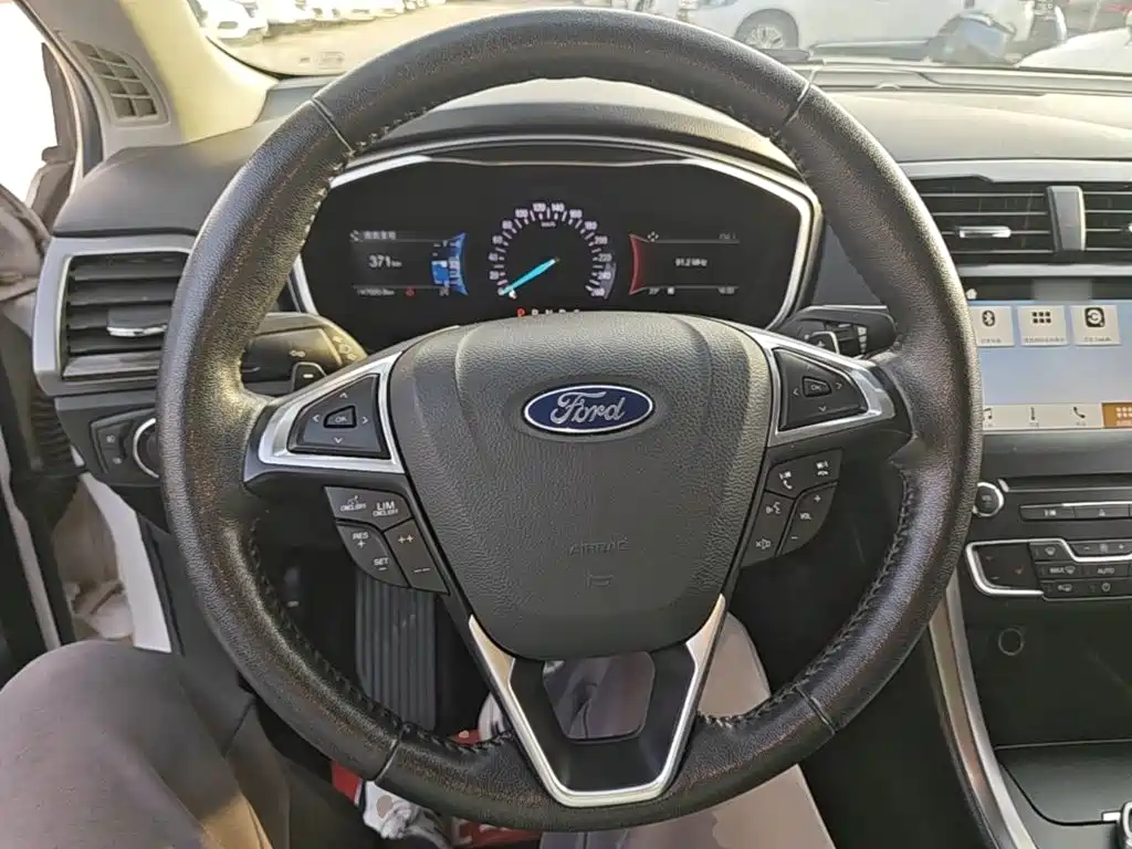 Ford Mondeo — фото 11