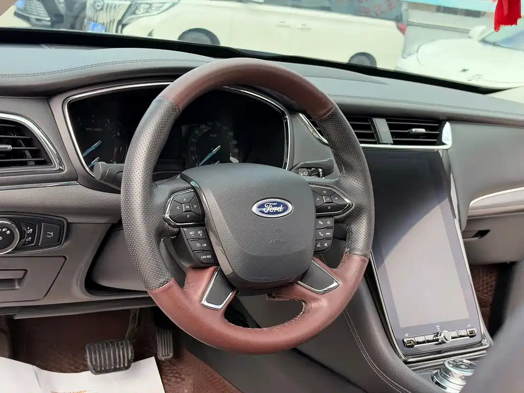 Ford Taurus — фото 17