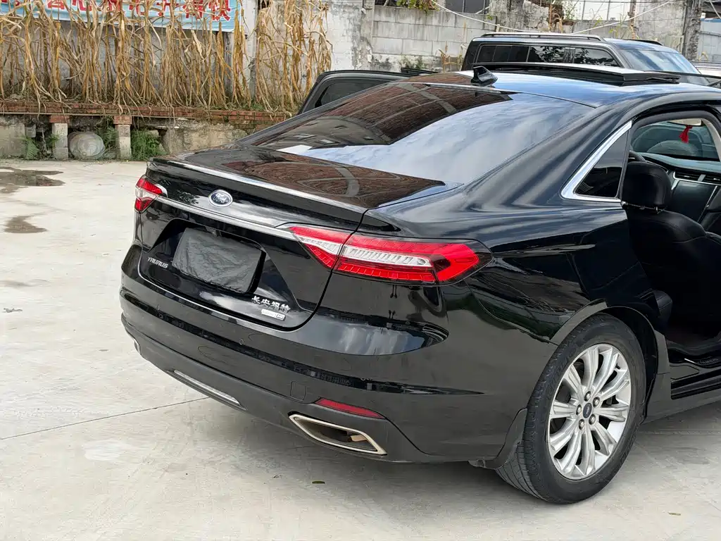 Ford Taurus — фото 19
