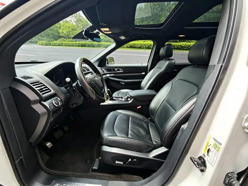 Ford Explorer (Import) — фото 6