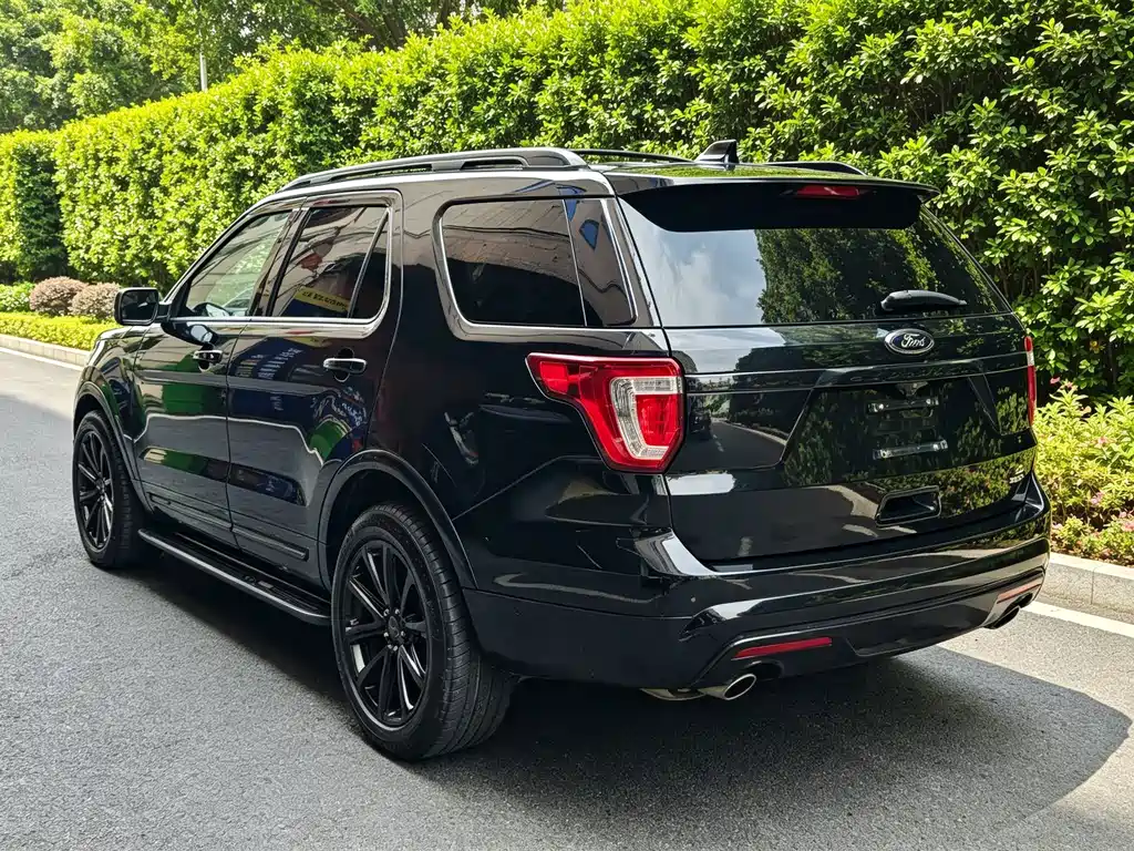 Ford Explorer (Import) — фото 10