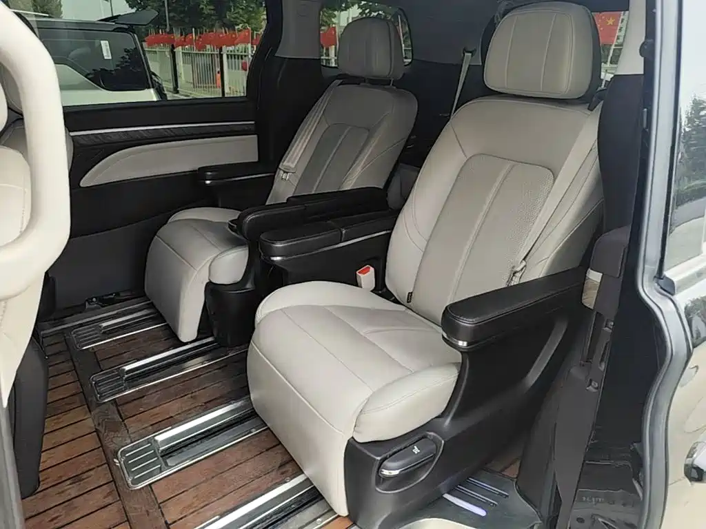 GAC Motor Trumpchi M8 — фото 17