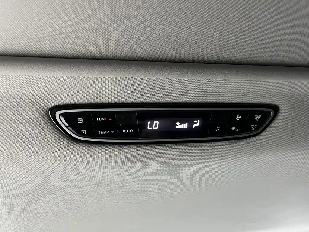 GAC Motor Trumpchi M8 — фото 21