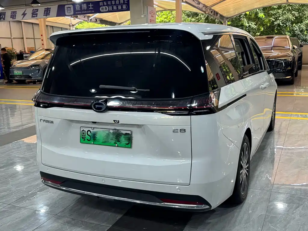 GAC Motor Trumpchi E8 PHEV — фото 9