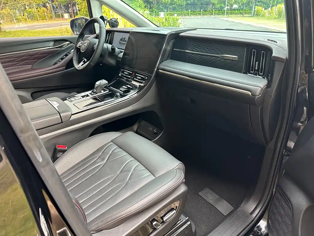 GAC Motor Trumpchi M8 — фото 11