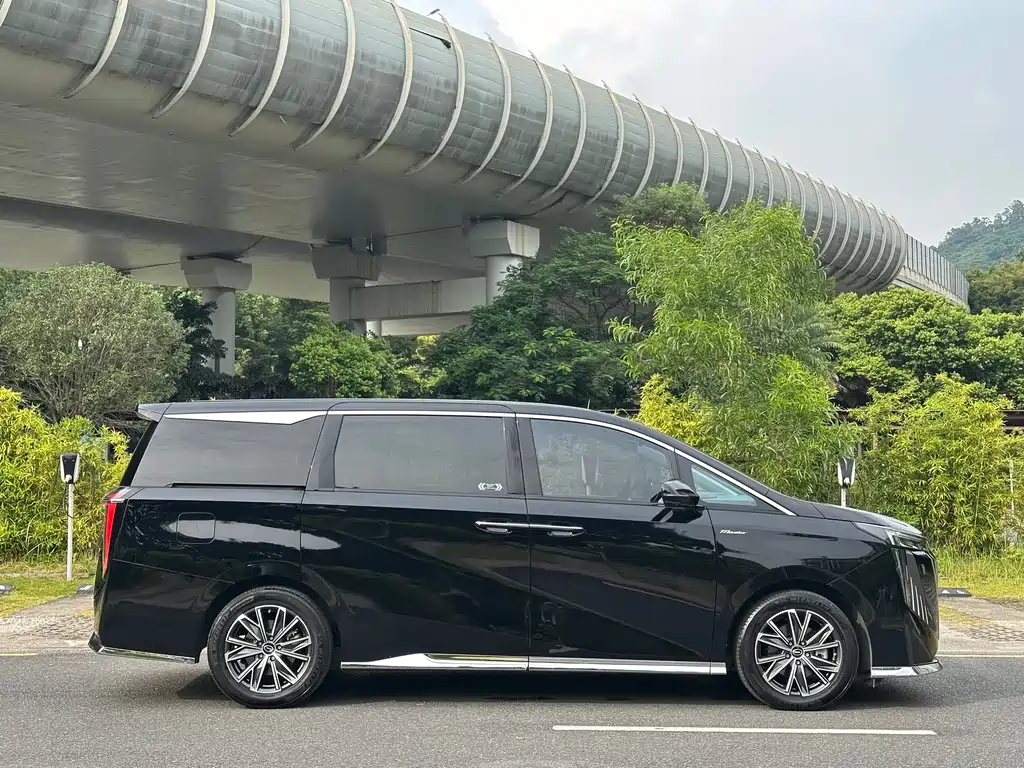 GAC Motor Trumpchi M8 — фото 14