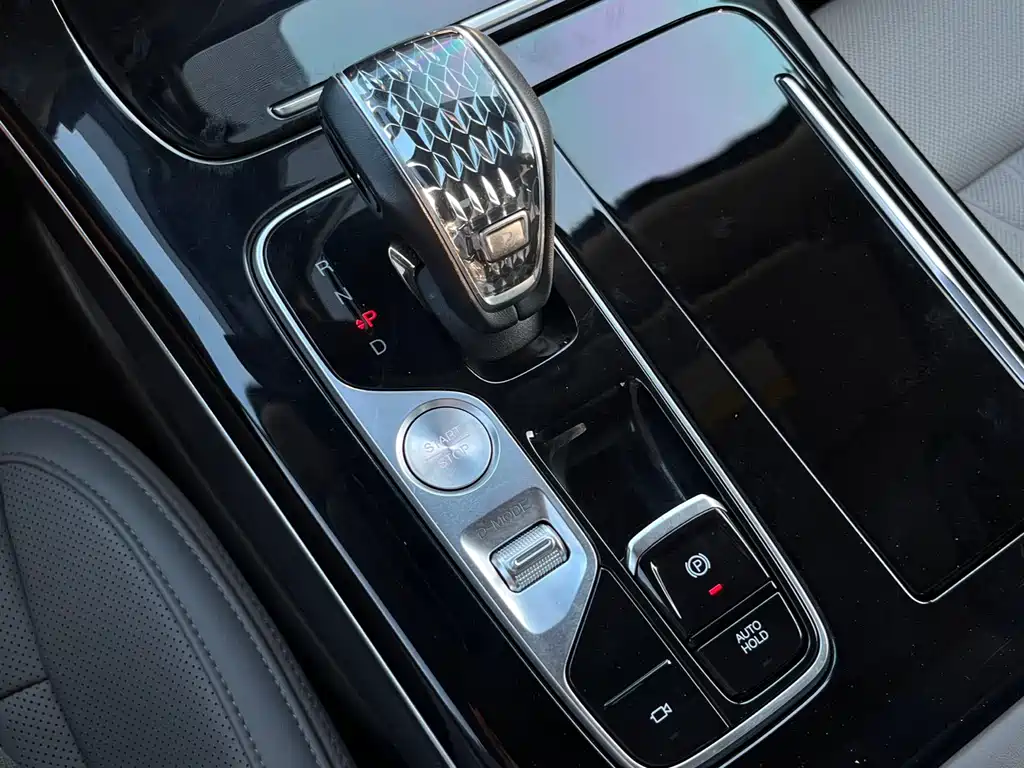 GAC Motor Trumpchi M8 — фото 17