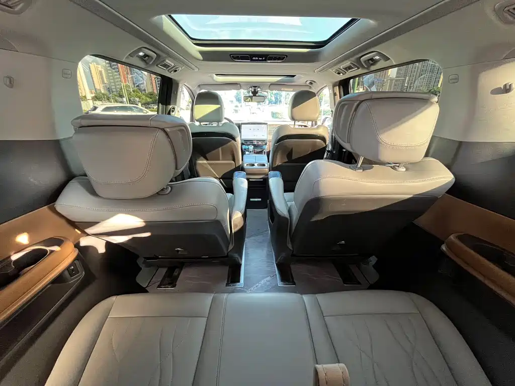 GAC Motor Trumpchi M8 — фото 19