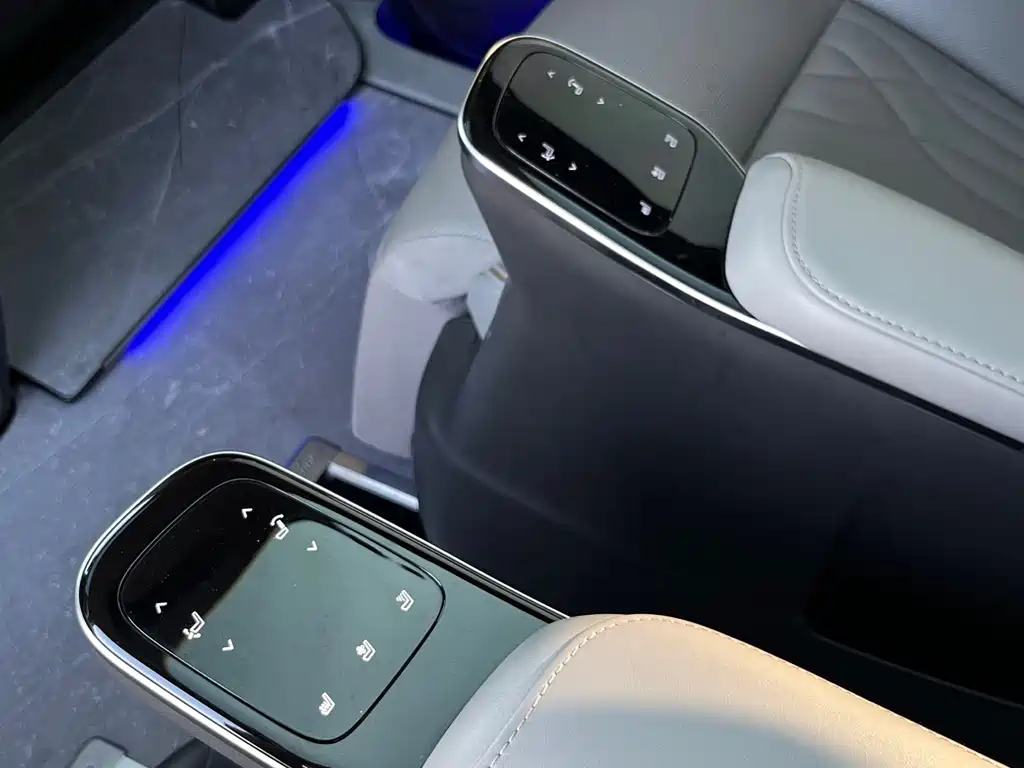 GAC Motor Trumpchi M8 — фото 20