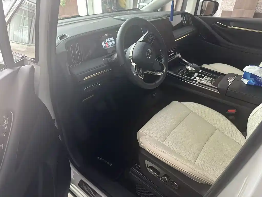 GAC Motor Trumpchi E9 — фото 3