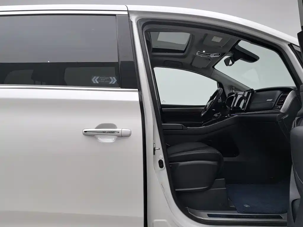 GAC Motor Trumpchi M8 — фото 23