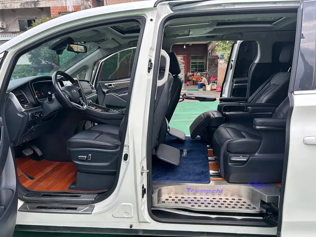 GAC Motor Trumpchi M8 — фото 14