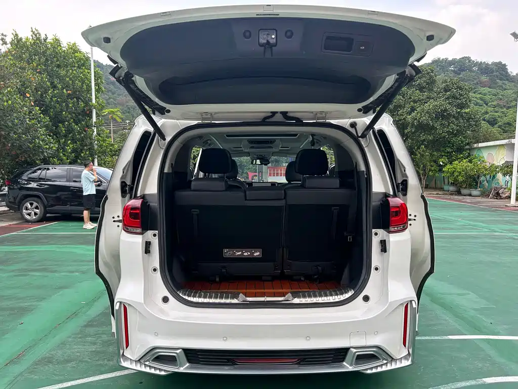 GAC Motor Trumpchi M8 — фото 20