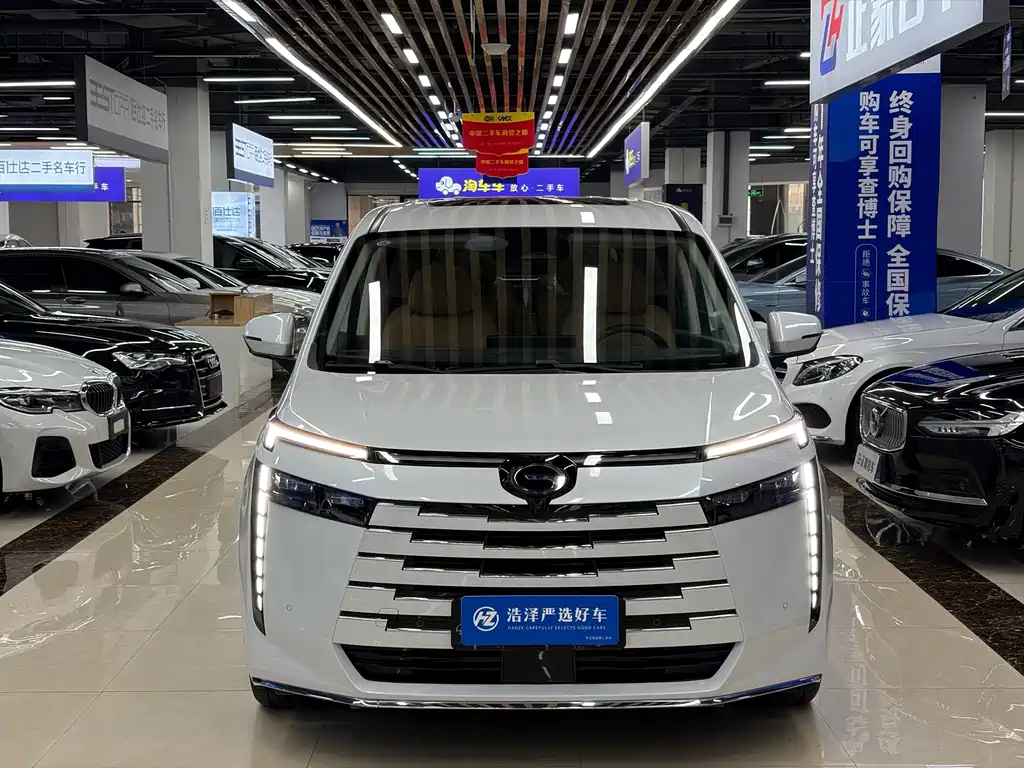 GAC Motor Trumpchi E8 PHEV — фото 2