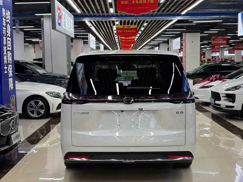 GAC Motor Trumpchi E8 PHEV — фото 17