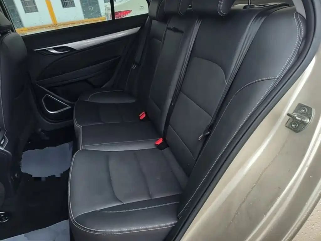Geely Emgrand — фото 17
