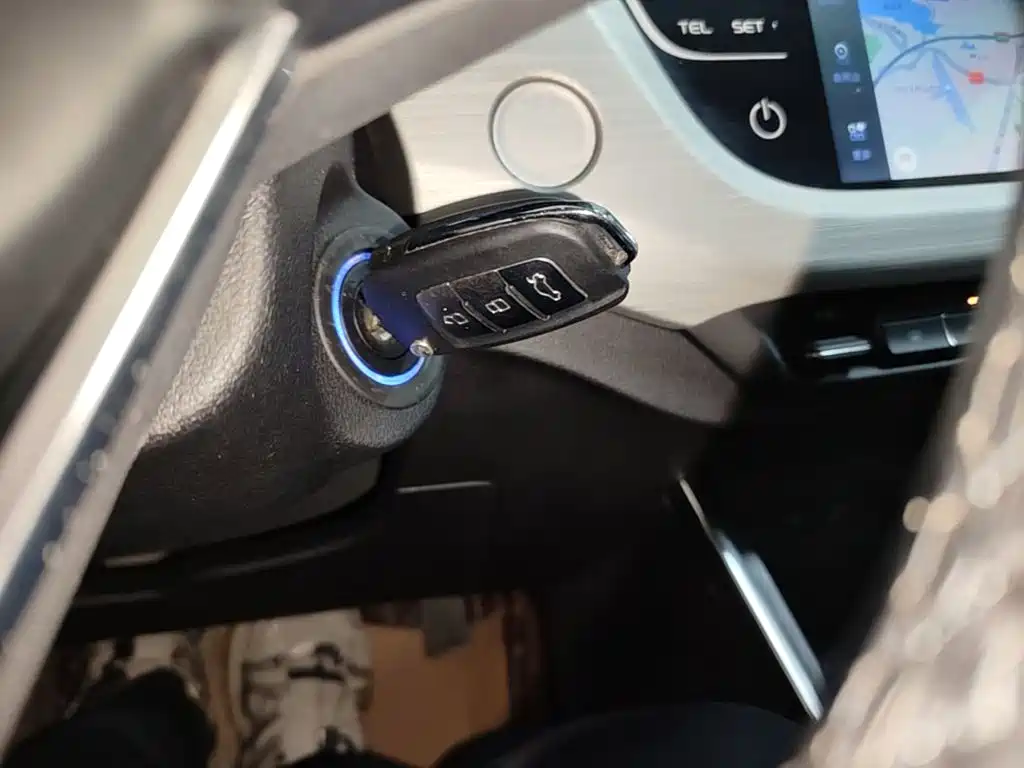 Geely Vision X3 — фото 9
