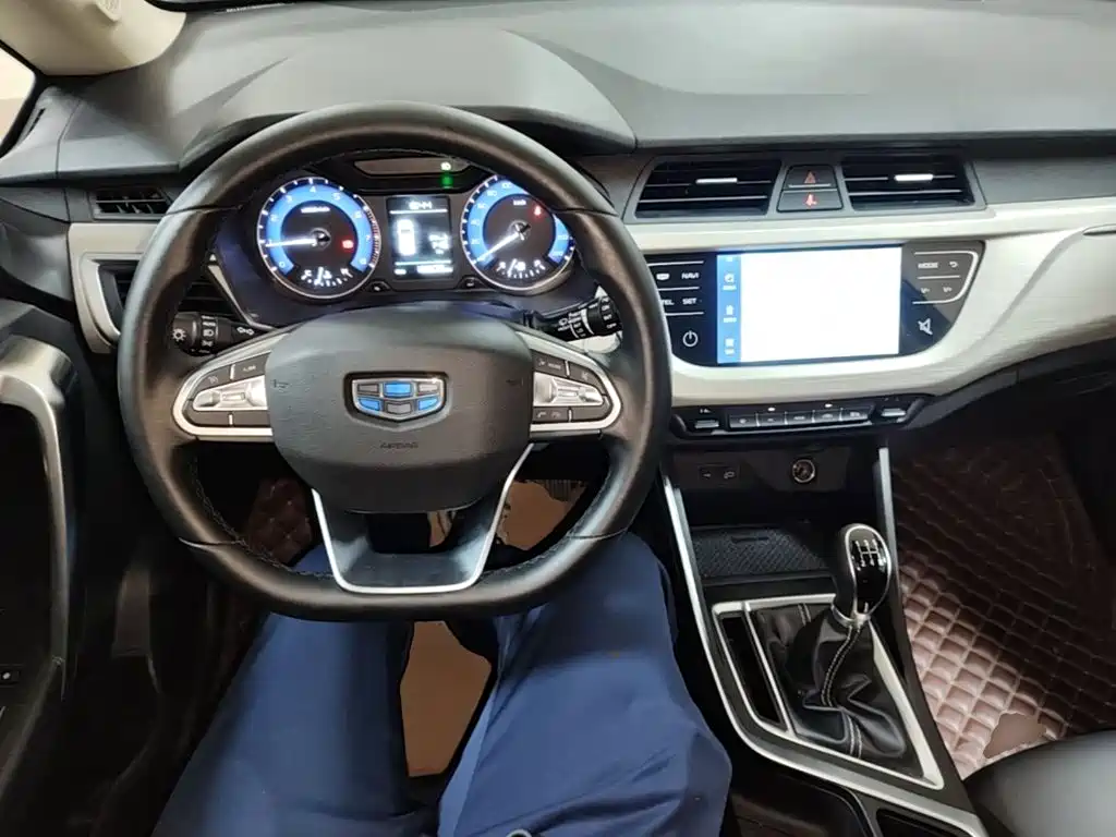 Geely Vision X3 — фото 10