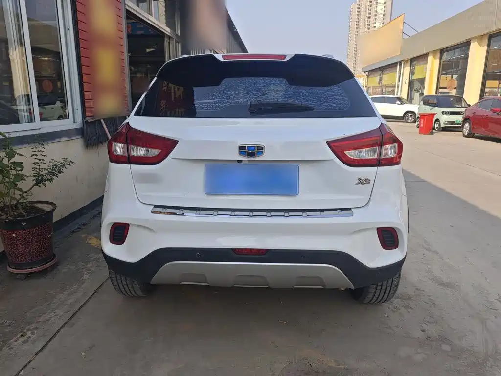 Geely Vision X3 — фото 6