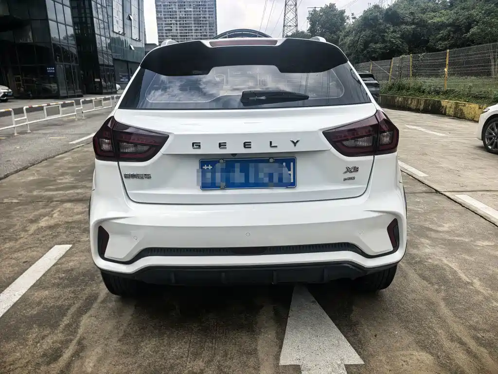 Geely Vision X3 — фото 5