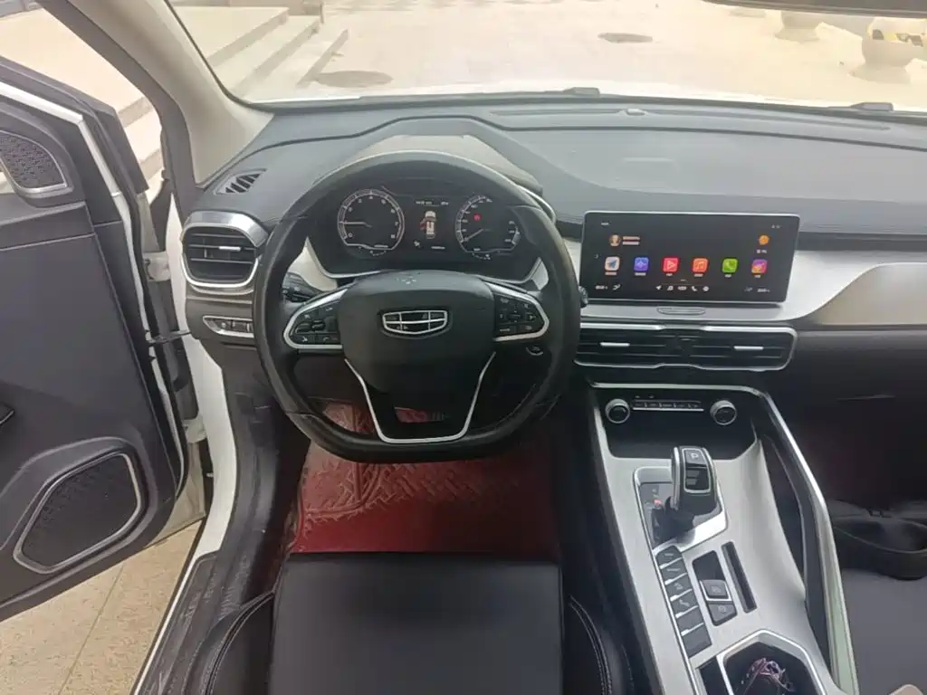 Geely Binyue — фото 11
