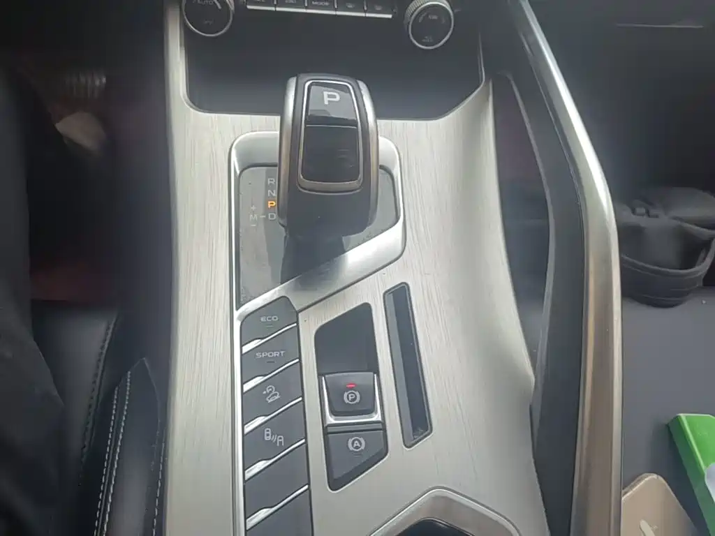 Geely Binyue — фото 14