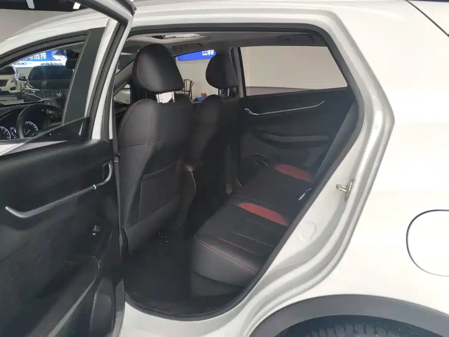 Geely Vision X3 — фото 11