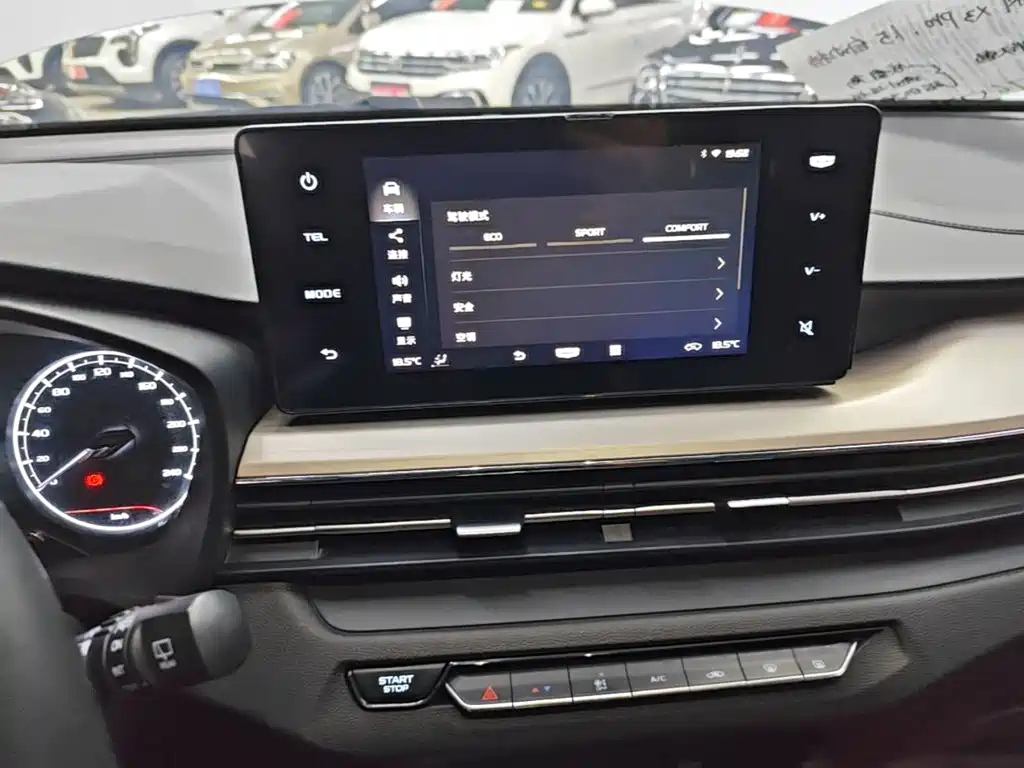 Geely Vision X3 — фото 13