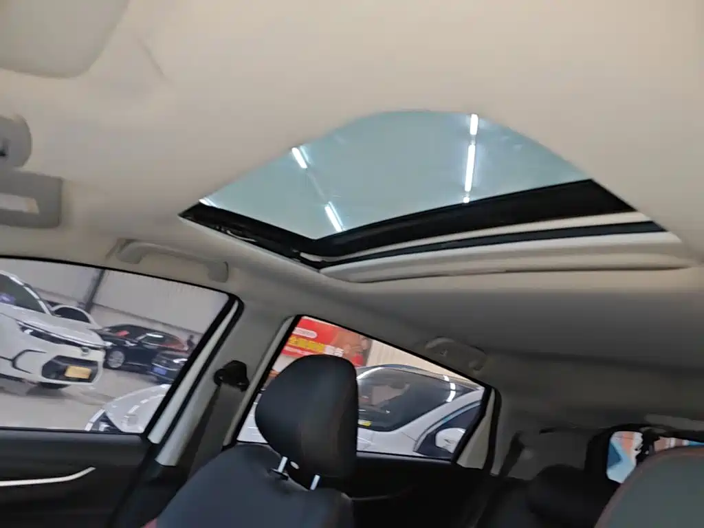 Geely Vision X3 — фото 18