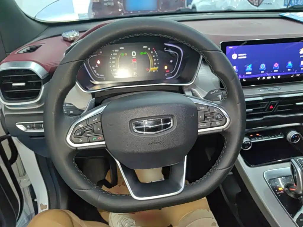 Geely Binyue — фото 11