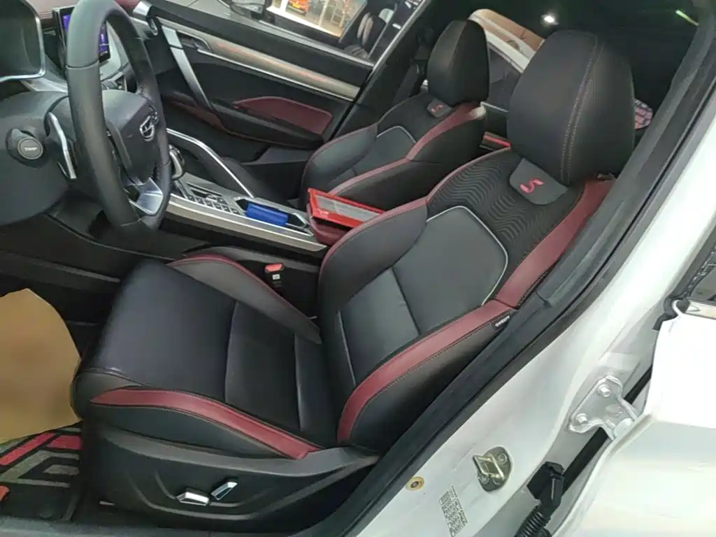 Geely Binyue — фото 15