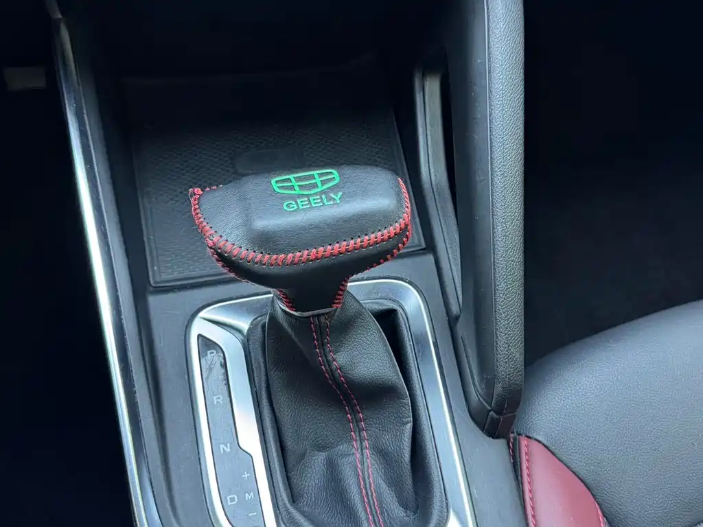 Geely Vision X3 — фото 9