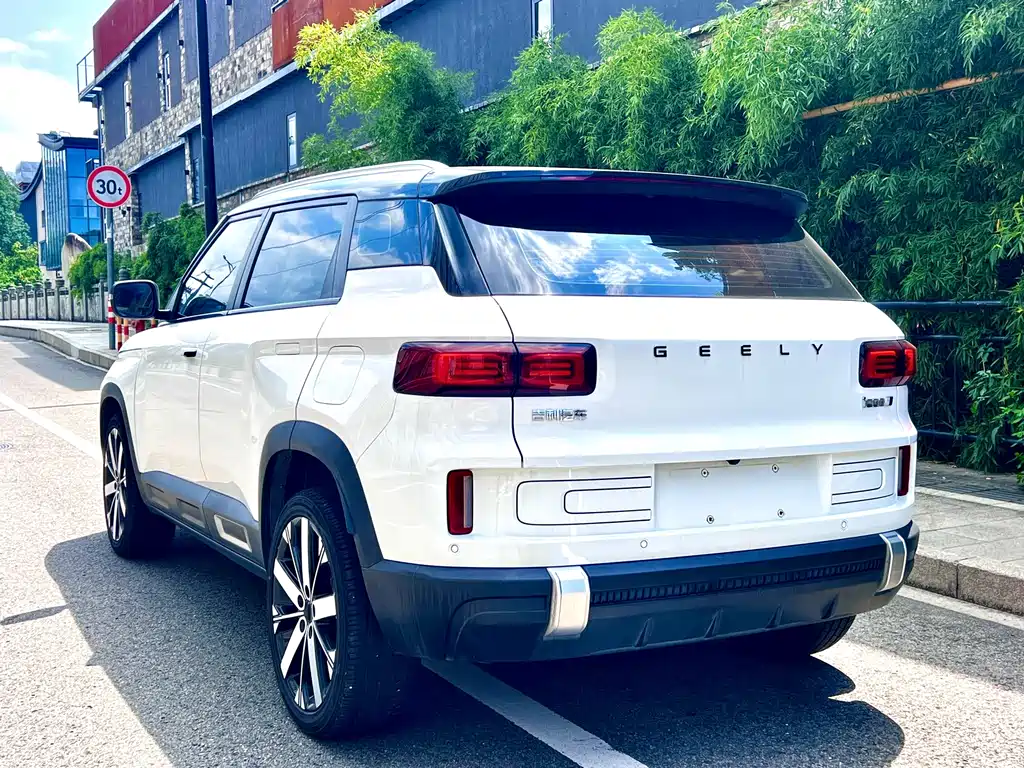 Geely Icon — фото 6