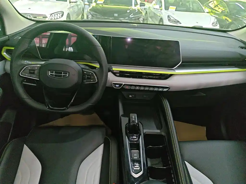 Geely Binyue — фото 10