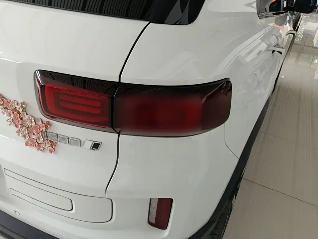 Geely Icon — фото 8
