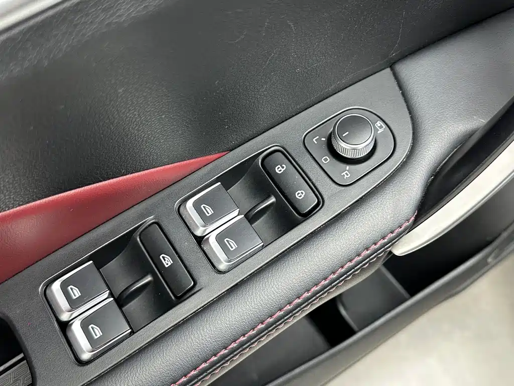 Geely Binyue — фото 11