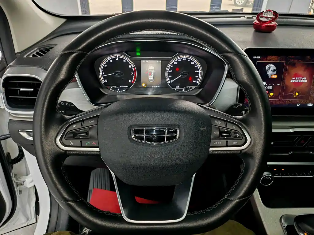 Geely Binyue — фото 15