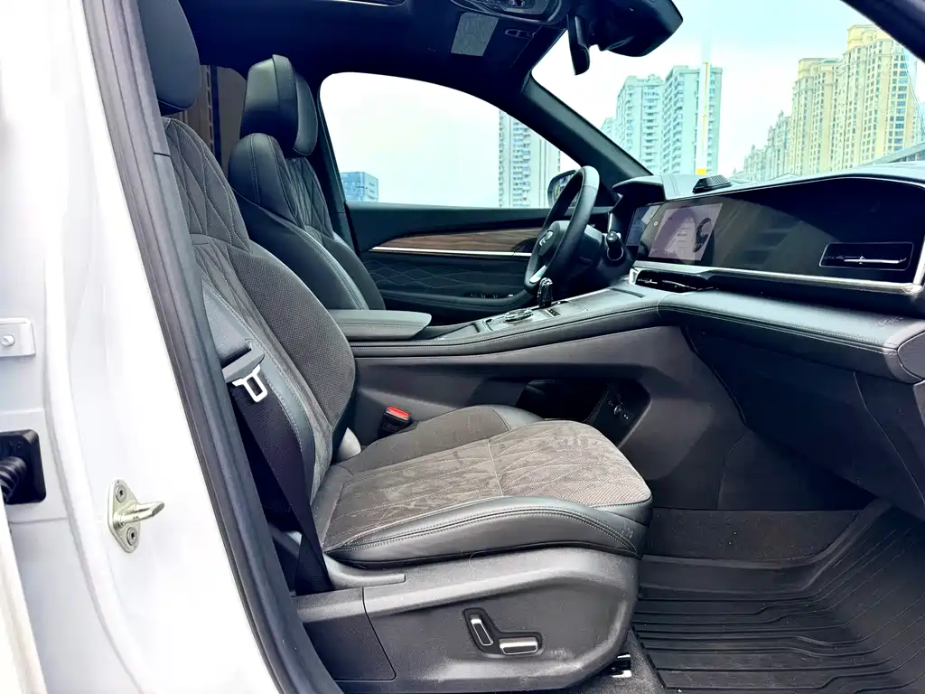 Geely Xingyue L — фото 14