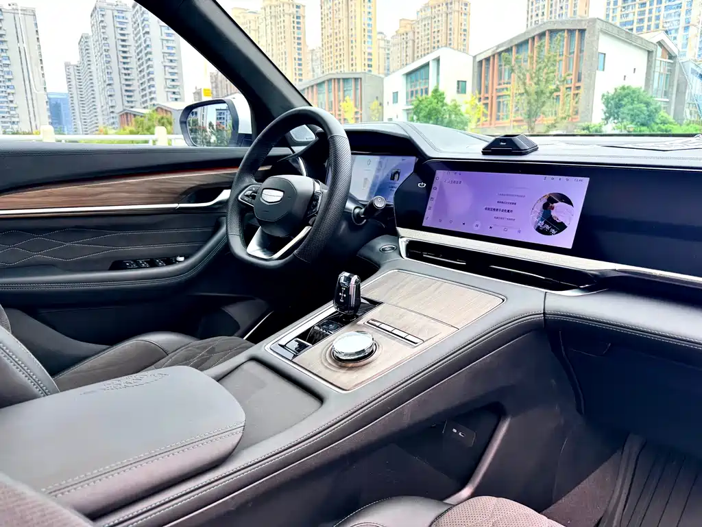 Geely Xingyue L — фото 15