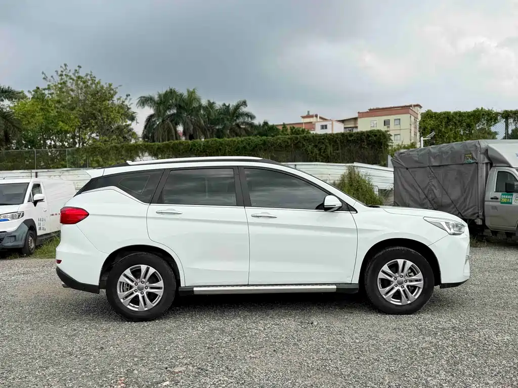 Haval M6 — фото 4