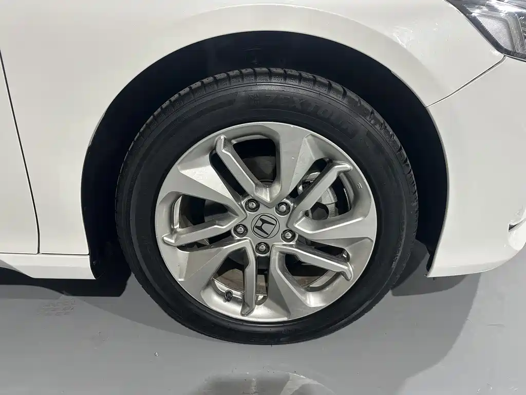 Honda Accord — фото 19